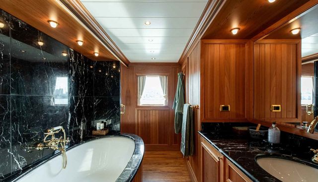 BLEU DE NIMES yacht for sale 33
