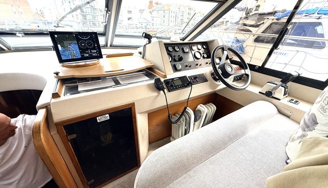 Blanc Bleu yacht for sale 7