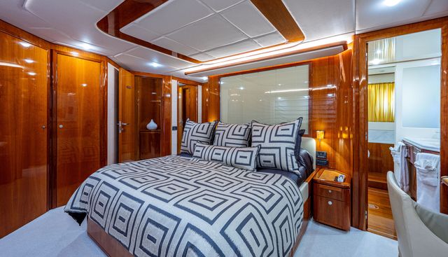 La Bella Vita yacht for sale 28