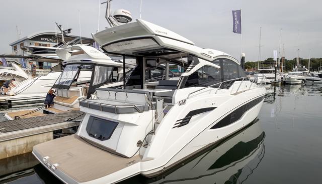 425HTS-074 yacht for sale 47