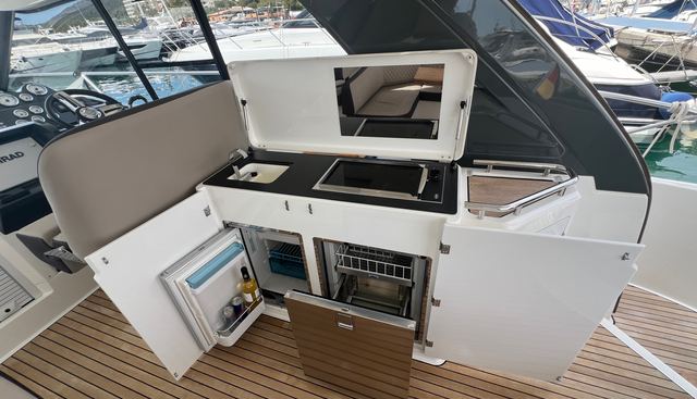 White Pearl yacht for sale 22