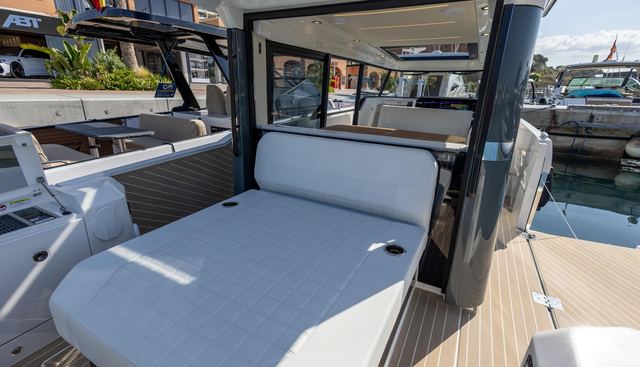 340GTWA-179 yacht for sale 19