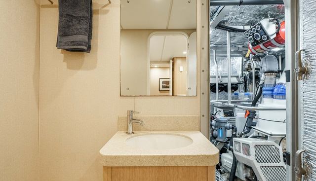 Ugly Betty yacht for sale 22