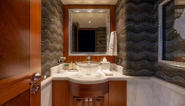 Seahawk yacht for sale 48