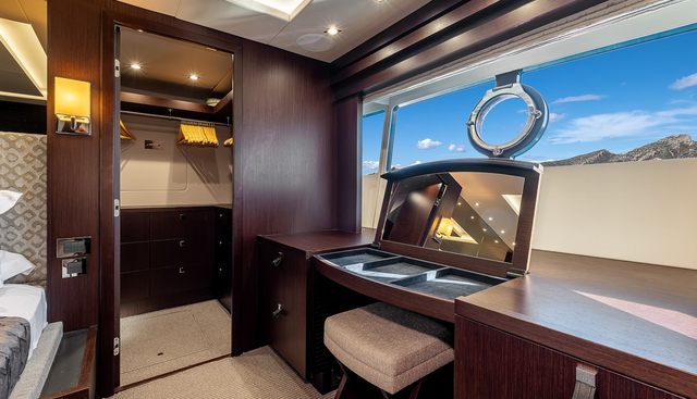 INSOMNIA yacht for sale 22
