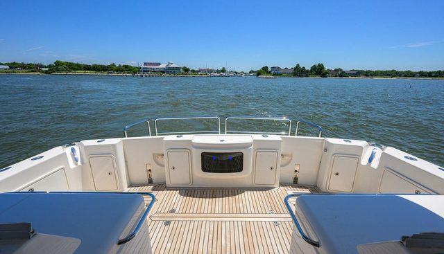 Command At Sea yacht for sale 28