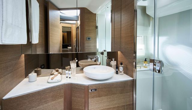 Theo yacht for sale 23