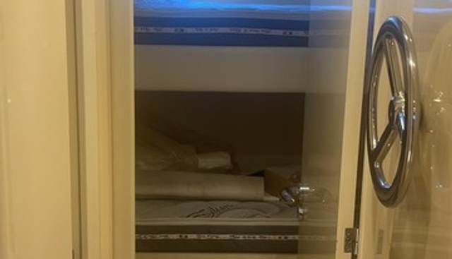 Azimut 80 yacht for sale 28