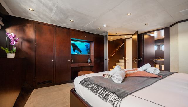 Koru yacht for sale 29