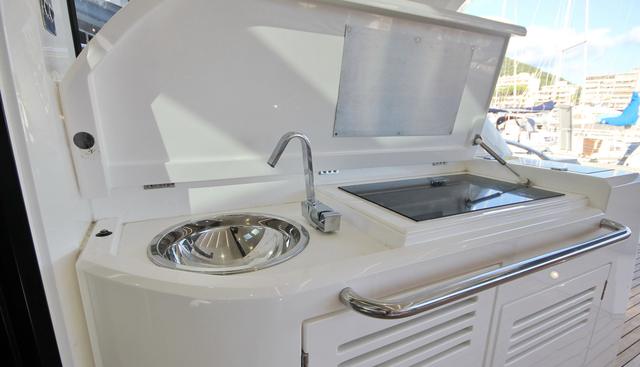 V yacht for sale 18