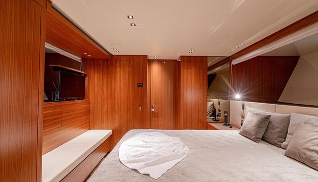 M&M yacht for sale 13