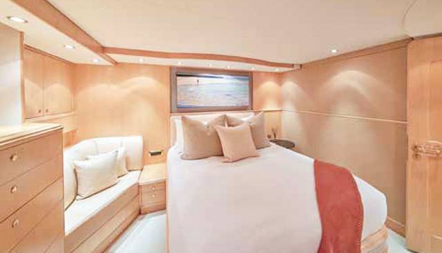 FAVOR yacht for sale 12