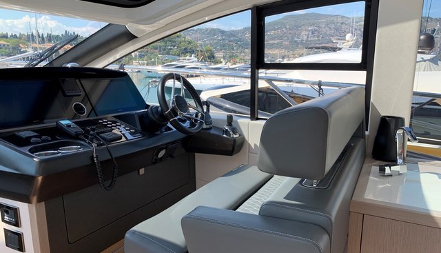 SUNSEEKER PREDATOR 50 yacht for sale 24