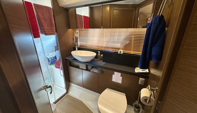 Folly Five yacht for sale 37
