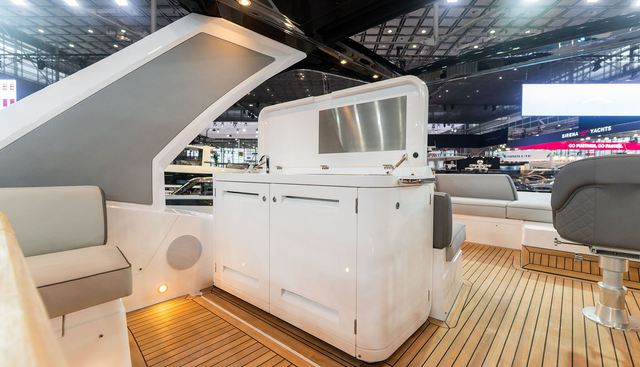 4532656 yacht for sale 8