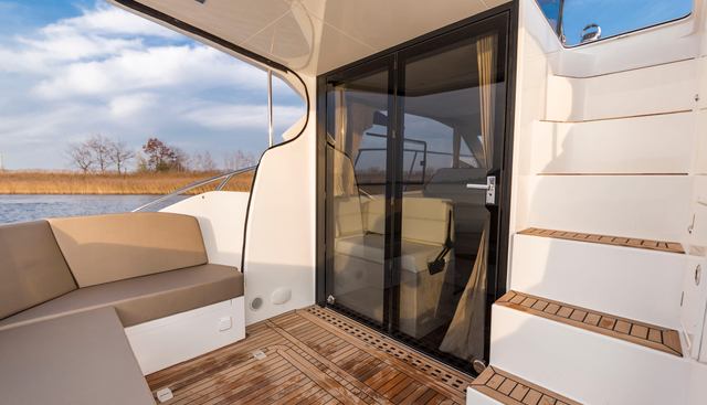 360FLY-052 yacht for sale 13