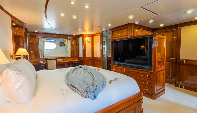 STELLA FIERA yacht for sale 39