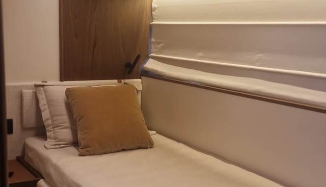 Azimut 72 Fly  yacht for sale 34