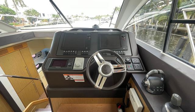 OASIS yacht for sale 10