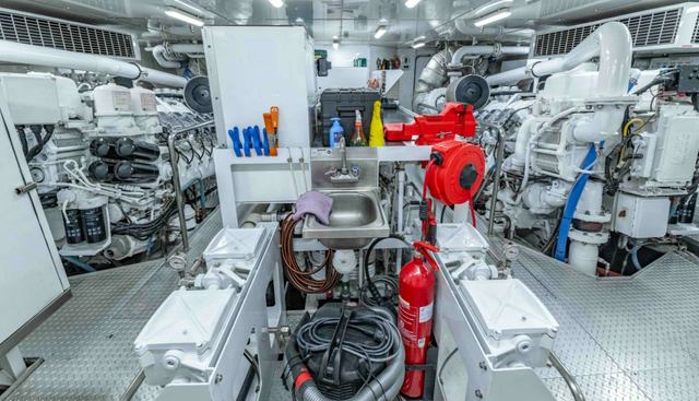 PALMER JOHNSON 150 yacht for sale 45