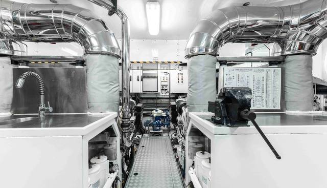 AURA yacht for sale 22