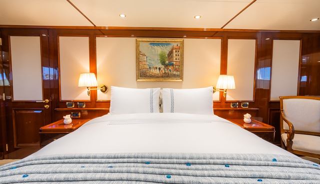 STELLA FIERA yacht for sale 25