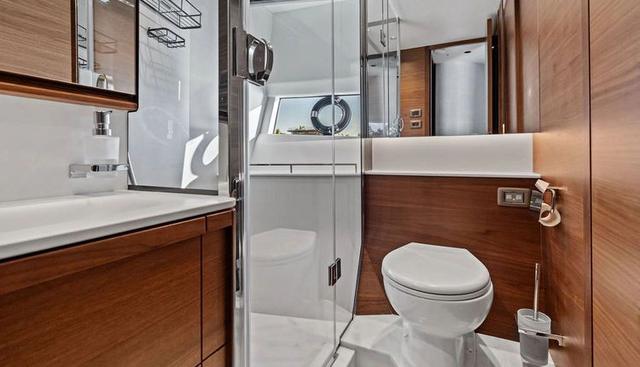 R&R yacht for sale 38