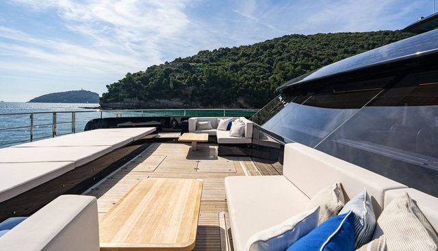 PETITE BELLE yacht for sale 57