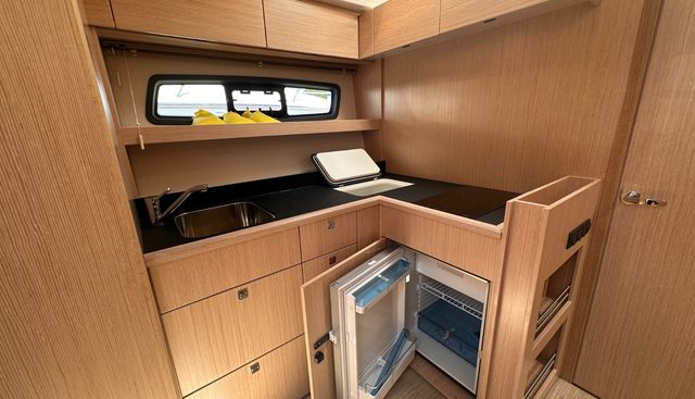 SR41 CANARY ISLANDS yacht for sale 30