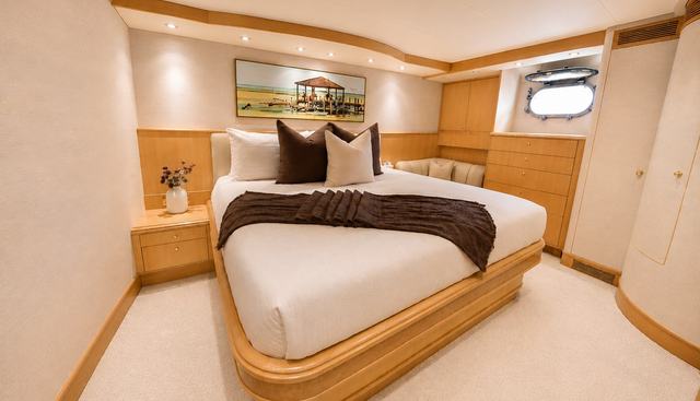 FAVOR yacht for sale 40