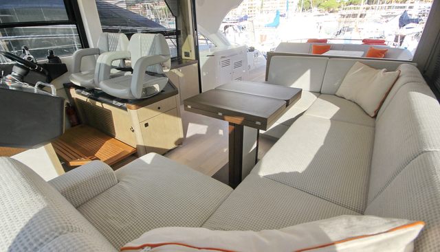 V yacht for sale 23