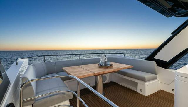 MANHATTAN 55 yacht for sale 22