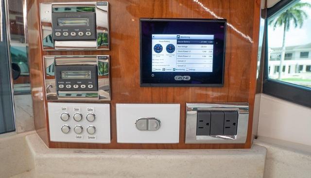 NO. 7 yacht for sale 10