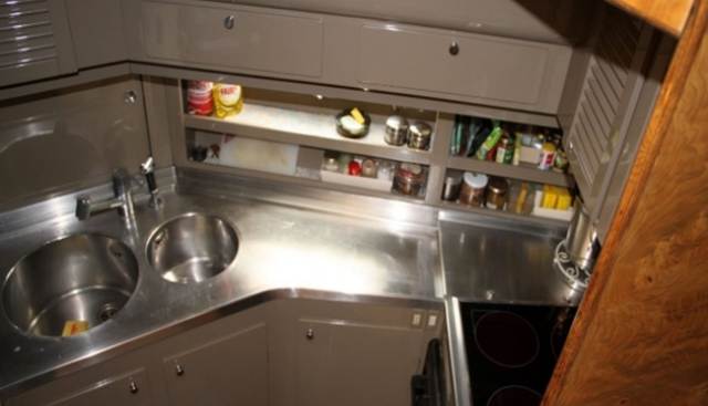 IDRA yacht for sale 9