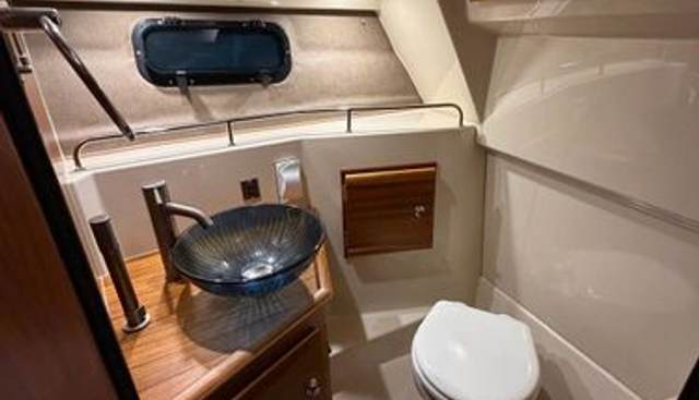 JUNI yacht for sale 28