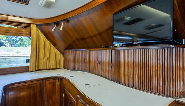 ABLE HAND yacht for sale 23