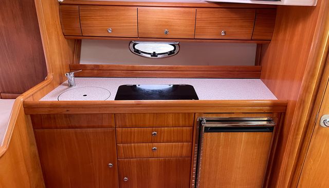 ELLE II yacht for sale 33