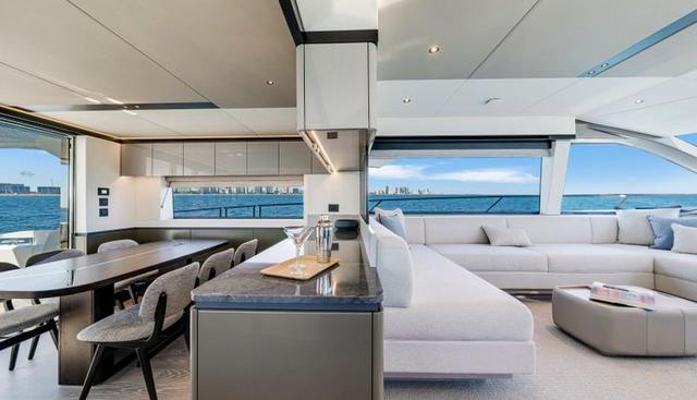 MANHATTAN 68 yacht for sale 17