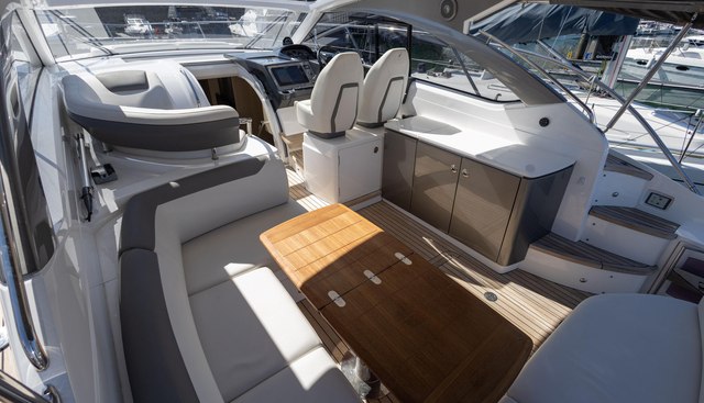 Capricho yacht for sale 10