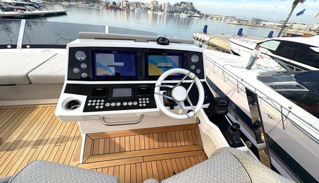 Y76 yacht for sale 12