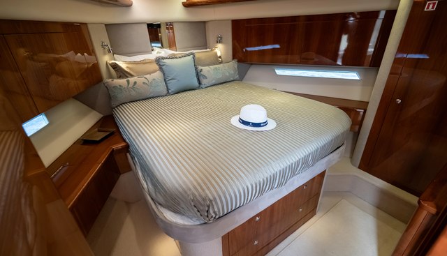 Island Moon yacht for sale 40
