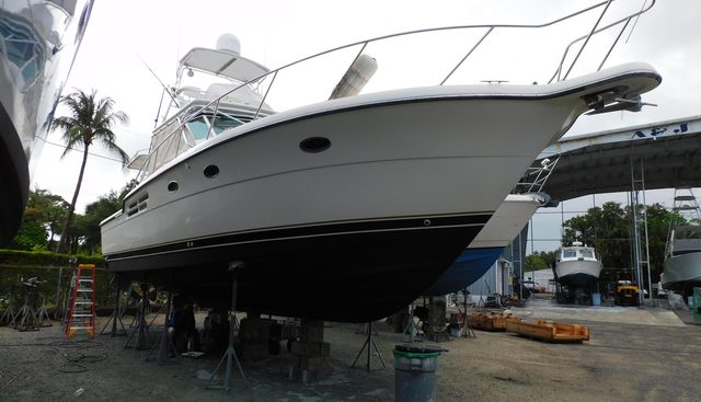 Mad Hatter yacht for sale 54