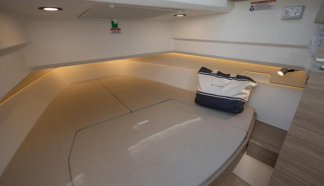 340GTWA-179 yacht for sale 4