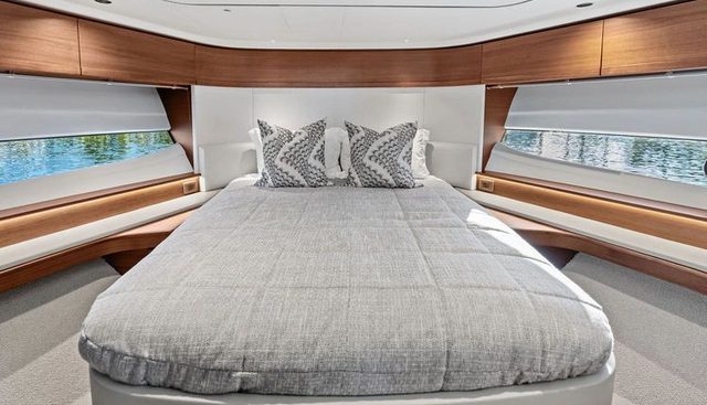 R&R yacht for sale 32