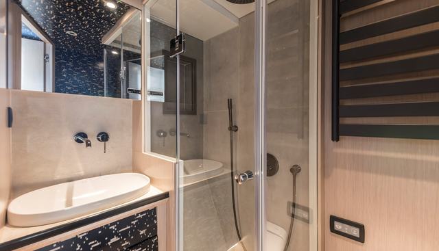 VANGUARD yacht for sale 27