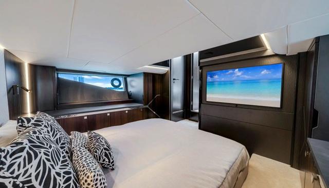 Fin yacht for sale 70