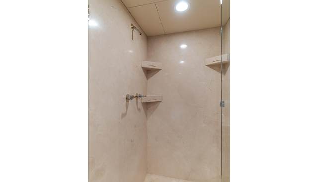 Huracan yacht for sale 54