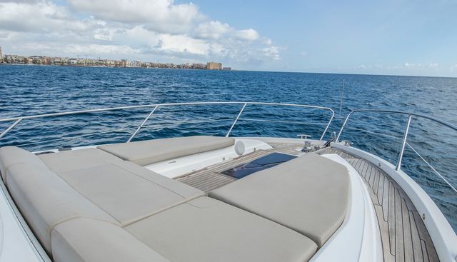 QUEEN B yacht for sale 8