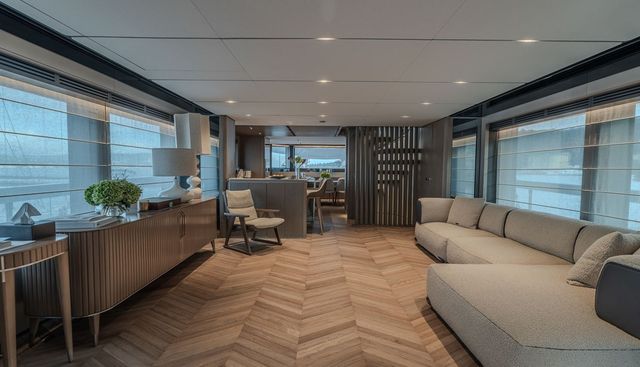 FERRETTI INFYNITO 90 yacht for sale 17