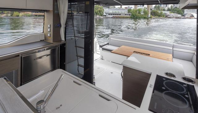 No Name yacht for sale 25